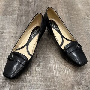 Naturalizer Classic Black Leather Loafers